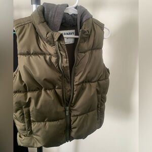 4T Old Navy Puffer Vest with hood